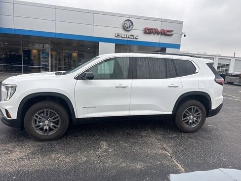 Used 2025 GMC Acadia Elevation image 2