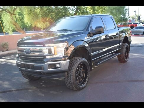 Used 2018 Ford F150 XLT AWD/4WD image 4