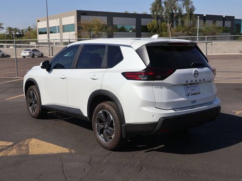 Used 2026 Nissan Rogue SV FWD image 6