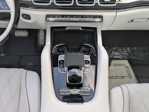 Used 2025 Mercedes-Benz Maybach GLS 600 4MATIC image 6