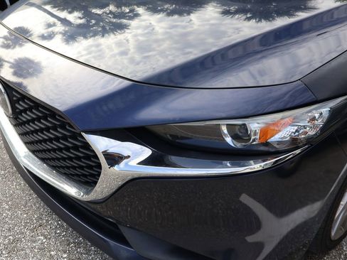 Used 2021 MAZDA MAZDA3 s FWD image 3