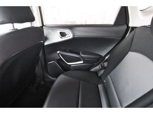 Certified 2023 Kia Soul LX w/ Option Group 015 FWD image 15