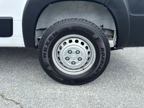 Used 2026 RAM ProMaster 2500 w/ Convenience Group FWD image 24