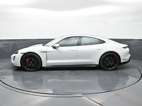 Used 2022 Porsche Taycan GTS image 2