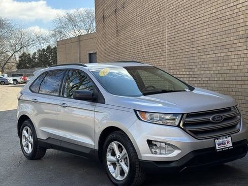 Used 2016 Ford Edge SE image 2