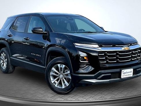 Used 2025 Chevrolet Equinox LT image 3