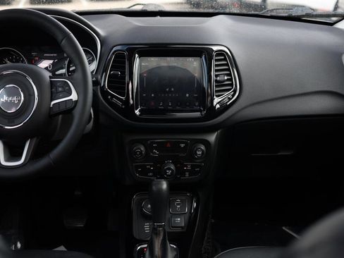Used 2018 Jeep Compass Limited w/ Navigation Group image 11