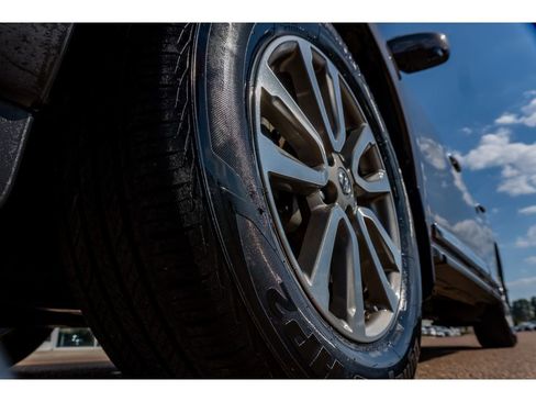 Used 2015 Nissan Pathfinder SL w/ SL Premium Package image 9