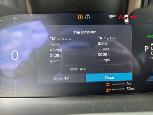 New 2025 Volvo XC90 T8 Core image 16