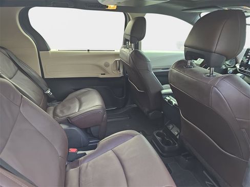 Used 2024 Toyota Sienna Platinum image 13