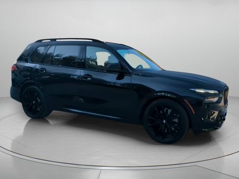 Used 2025 BMW X7 M60i AWD/4WD image 35