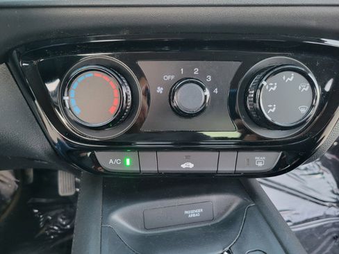 Used 2017 Honda HR-V LX image 27