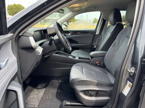 Used 2026 Volkswagen Tiguan SE AWD/4WD image 28
