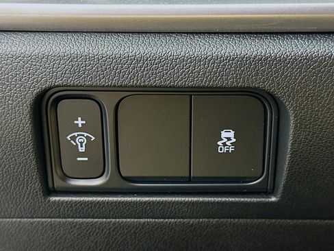 Used 2024 Kia Sorento S image 17