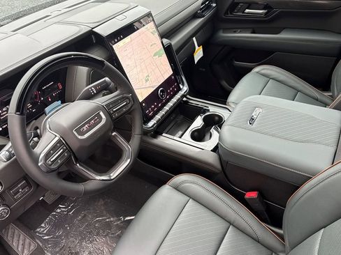 New 2026 GMC Yukon XL AT4 w/ AT4 Premium Plus Package AWD/4WD image 7