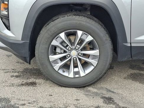Used 2026 Chevrolet Equinox LT FWD image 8
