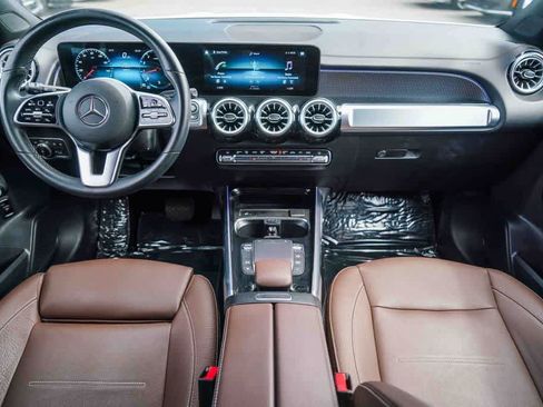 Used 2022 Mercedes-Benz GLB 250 image 11