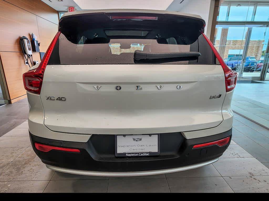 Used 2023 Volvo XC40 B5 Ultimate w/ Protection Package Premier AWD/4WD image 6
