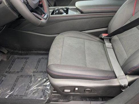 New 2025 Chevrolet Blazer EV RS image 4