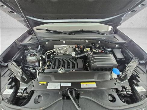 Used 2023 Volkswagen Atlas Cross Sport SE w/ Panoramic Sunroof Package FWD image 17
