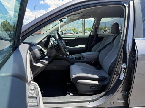 Used 2025 Subaru Outback Premium w/ Popular Package #1A AWD/4WD image 12