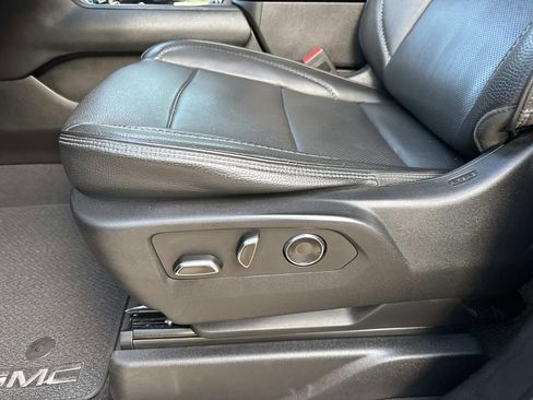Used 2023 GMC Yukon XL Denali RWD image 21