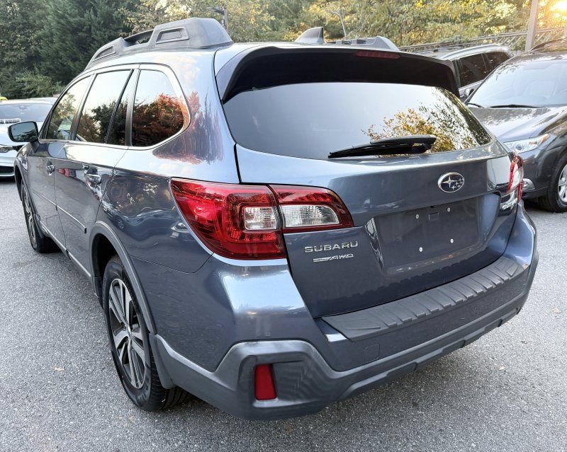 Used 2018 Subaru Outback 2.5i Limited AWD/4WD image 5