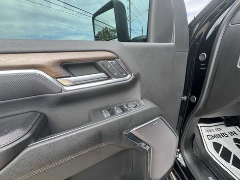 Used 2024 Chevrolet Silverado 2500 High Country w/ Midnight Edition image 11