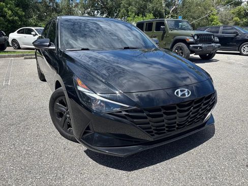 Used 2023 Hyundai Elantra SEL FWD image 4