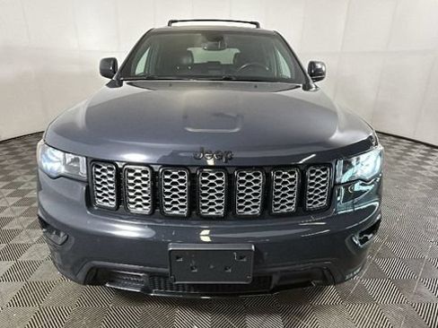 Used 2018 Jeep Grand Cherokee Altitude AWD/4WD image 7