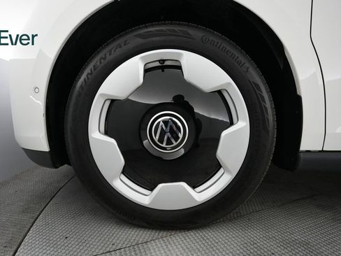 Used 2025 Volkswagen ID. Buzz Pro S RWD image 19