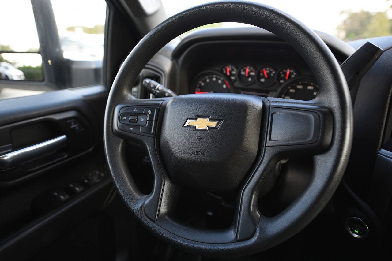 Used 2025 Chevrolet Silverado 2500 W/T w/ WT Convenience Package AWD/4WD image 18