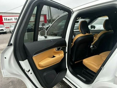 Used 2023 Volvo XC90 B6 Ultimate image 12