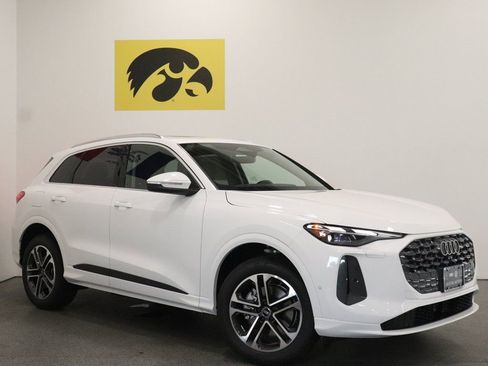 New 2025 Audi Q5 Premium w/ Convenience Package image 2