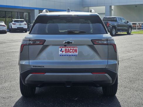 New 2026 Chevrolet Equinox LT w/ Midnight Edition FWD image 4