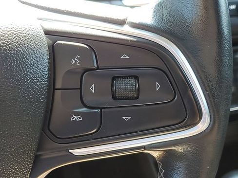 Used 2021 Buick Encore GX Essence w/ Advanced Technology Package AWD/4WD image 17