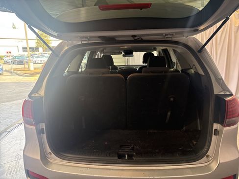 Used 2019 Kia Sorento L image 9