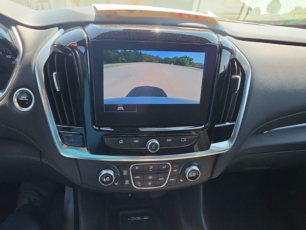 Used 2023 Chevrolet Traverse LT FWD image 40