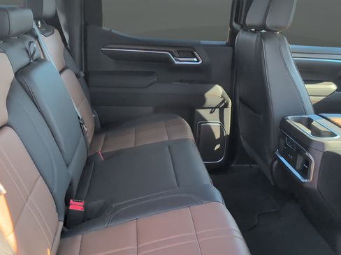 Used 2024 Chevrolet Silverado 1500 High Country w/ High Country Premium Package AWD/4WD image 24