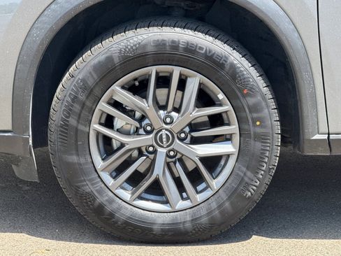 Used 2024 Nissan Rogue S AWD/4WD image 26