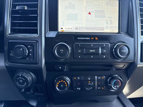 Used 2018 Ford F150 XLT w/ Equipment Group 302A Luxury AWD/4WD image 19