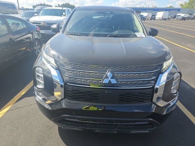 Used 2024 Mitsubishi Outlander SE Black Edition AWD/4WD image 5