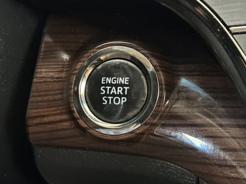 Used 2014 Toyota Avalon Limited FWD image 22