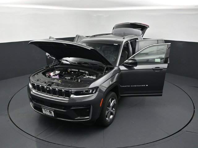 New 2026 Jeep Grand Cherokee Limited w/ Luxury Tech Group II AWD/4WD image 25