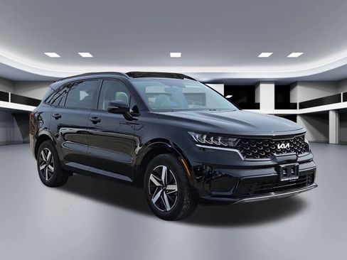 Certified 2023 Kia Sorento S w/ Panoramic Sunroof Package image 8