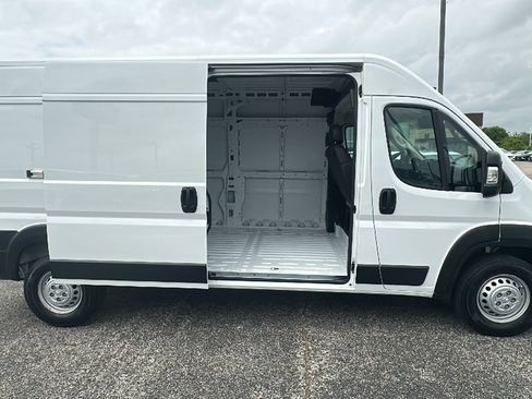 Used 2026 RAM ProMaster 2500 w/ Convenience Group FWD image 16