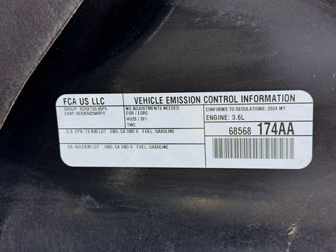 Used 2024 Dodge Durango GT RWD image 21