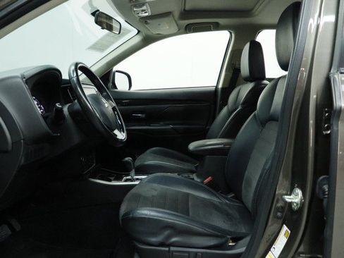 Used 2019 Mitsubishi Outlander SE FWD image 7