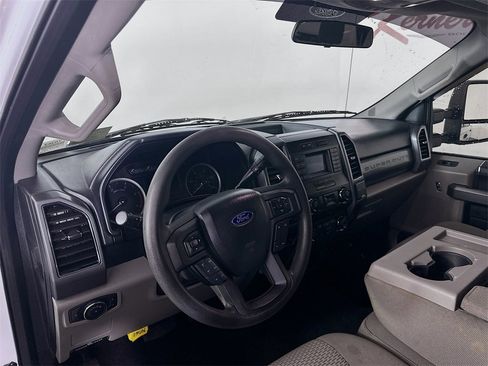 Used 2019 Ford F250 XLT image 30