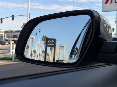 Used 2025 Hyundai Venue SEL image 27